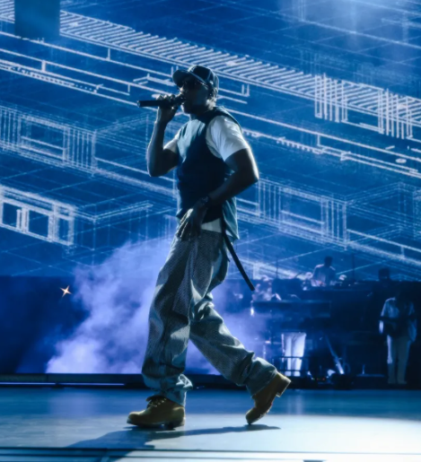 Even Extreme Delays Couldn't Keep Jay-Z Fans From Experiencing History
