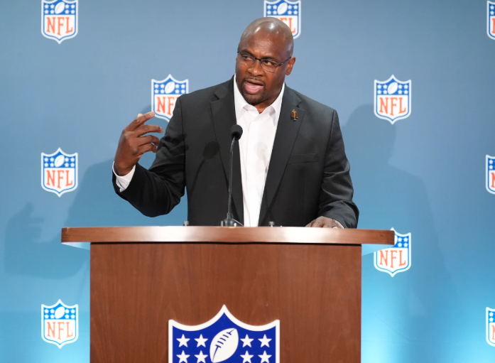 Big 12 becomes latest conference to ban former NFL players while NFL reiterates its rules